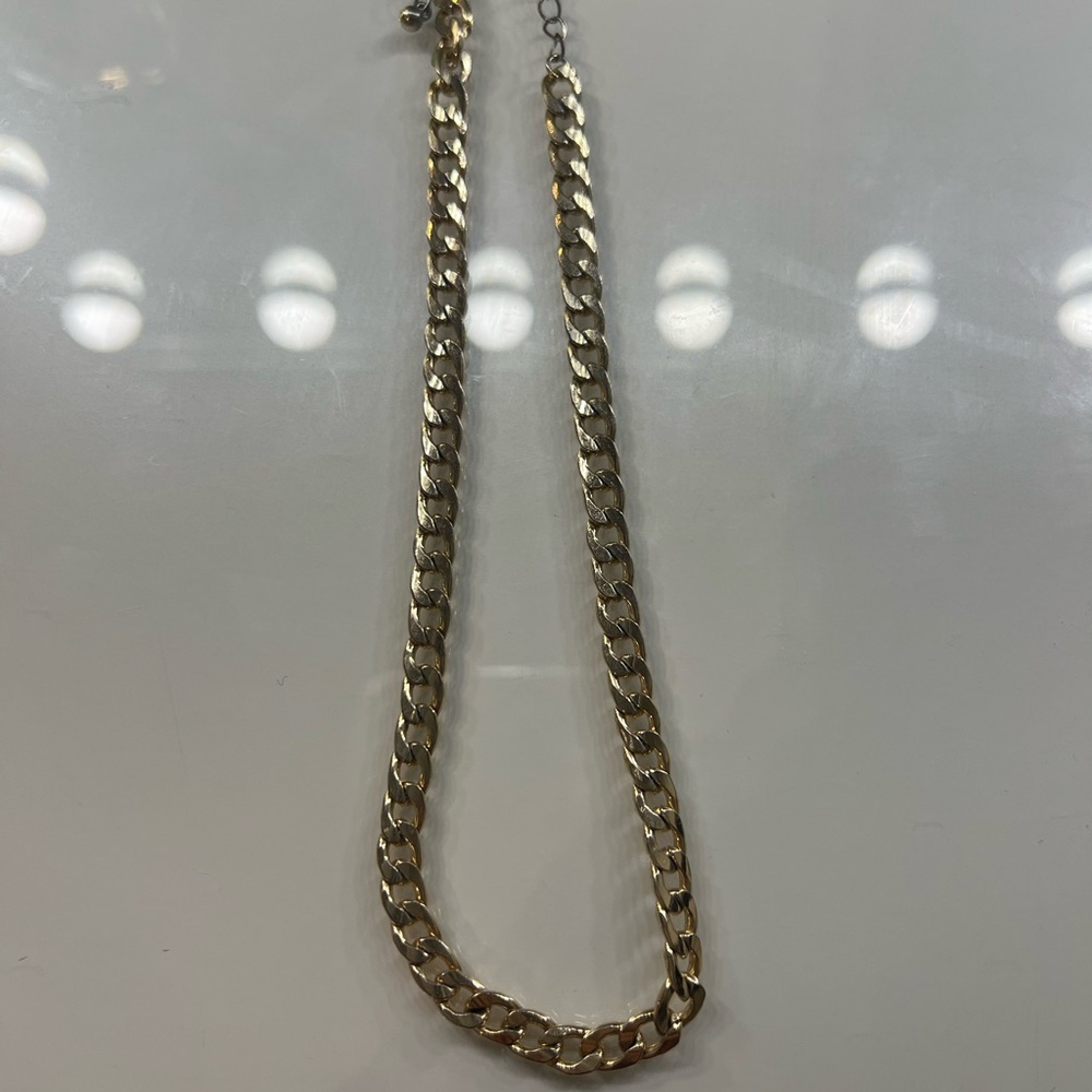 Gold chain necklace
